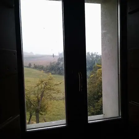 팜스테이 Marzolara. 몬주노