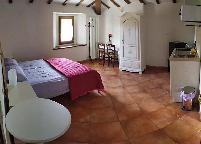 Marzolara. Alloggio per agriturismo *