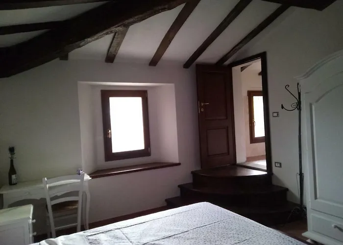 Marzolara. Alloggio per agriturismo Monzuno